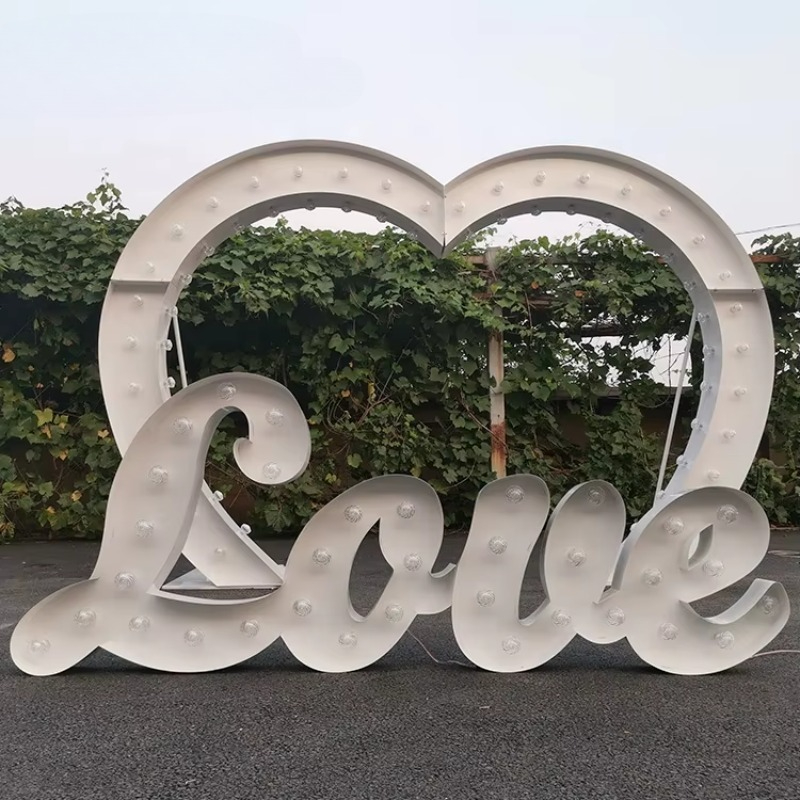 Arco nuziale a forma di cuore  - Power Tools Rental recensione e prezzo